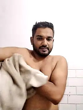 avi007p online show from October 2025 06:05:02 PM