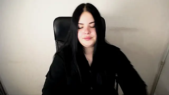  Trisha li online show from October 2025 12:00:02 PM