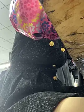 Snapshot of DHJM168 chatting on November 2025 12:53:01 AM DHJM168 online show from November 2025 12:53:01 AM