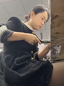 Snapshot of DHJM168 chatting on November 2025 01:18:01 AM DHJM168 online show from November 2025 01:18:01 AM