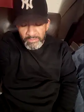 Snapshot of Cruz1522 chatting on November 2025 11:31:02 AM Cruz1522 online show from November 2025 11:31:02 AM