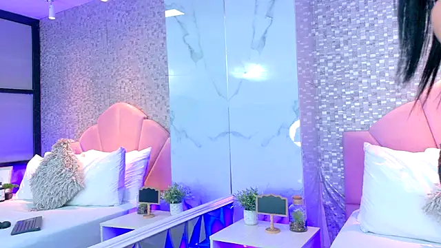 Snapshot of AshleyBaker1 chatting on December 2025 02:33:01 PM AshleyBaker1 online show from December 2025 02:33:01 PM