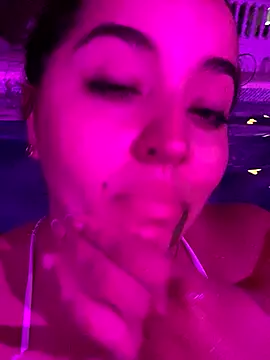 Snapshot of LoanaSantos chatting on September 2025 11:52:02 PM LoanaSantos online show from September 2025 11:52:02 PM