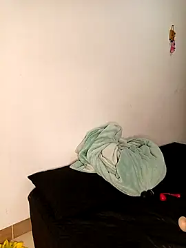 Snapshot of Liahdiaz_ chatting on October 2025 12:35:02 PM Liahdiaz online show from October 2025 12:35:02 PM