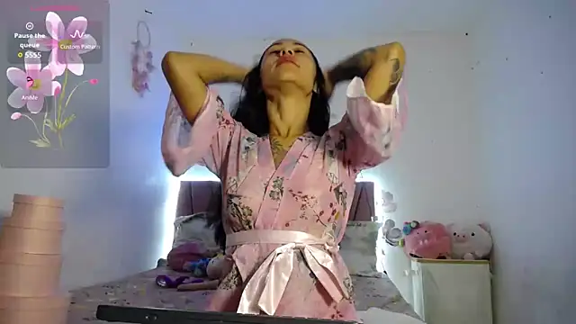 Liahdiaz  online show from May 2026 01:41:02 PM