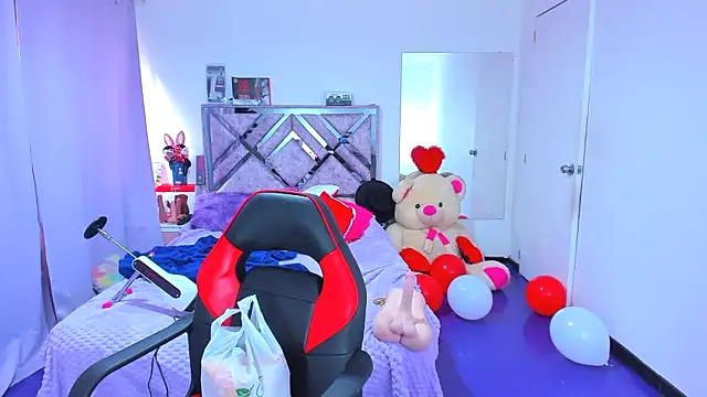 Luna Analya online show from February 2026 12:47:02 PM