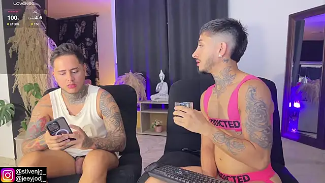 Snapshot of tattoguys_cums chatting on October 2025 12:51:02 AM tattoguys cums online show from October 2025 12:51:02 AM
