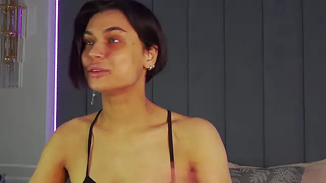 VioletAsh online show from December 2025 04:44:02 AM