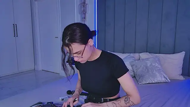 VioletAsh online show from May 2026 04:29:02 AM