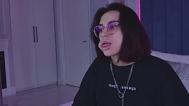 VioletAsh online show from July 2026 04:48:02 AM