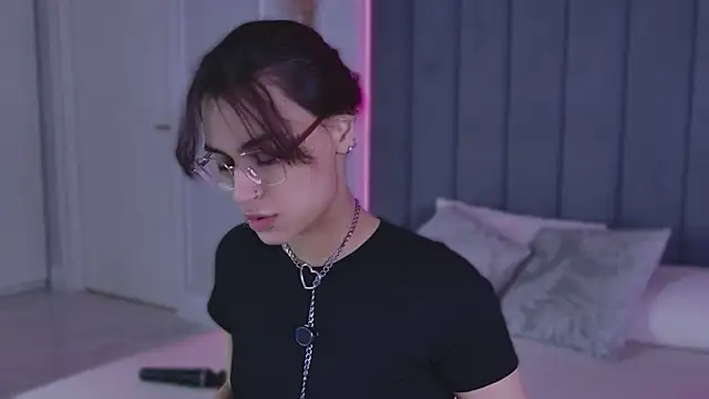 VioletAsh online show from July 2026 04:27:01 AM