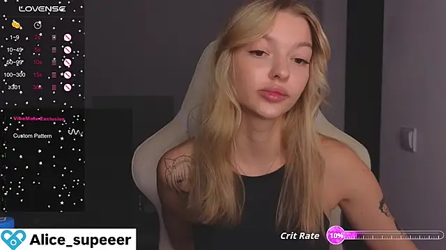 Snapshot of Alice_super_ chatting on September 2025 01:33:02 PM Alice super online show from September 2025 01:33:02 PM