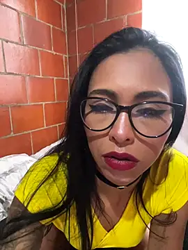 Snapshot of Emma__cumlovee chatting on October 2025 01:10:02 PM Emma cumlovee online show from October 2025 01:10:02 PM