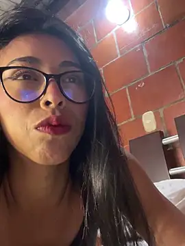 Snapshot of Emma__cumlovee chatting on May 2026 11:48:02 AM Emma cumlovee online show from May 2026 11:48:02 AM