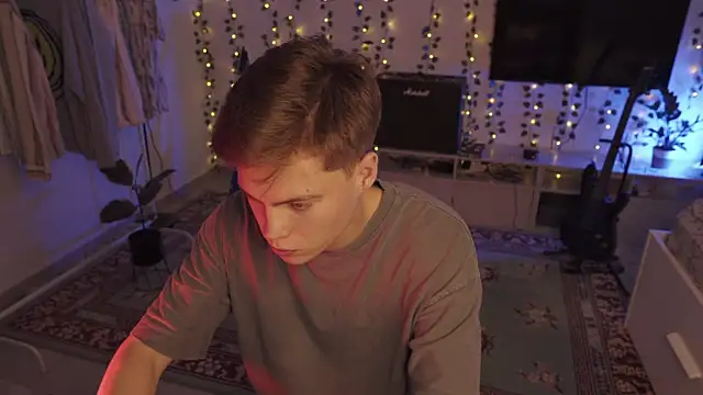 Snapshot of RusBradPitt chatting on September 2025 10:18:02 AM RusBradPitt online show from September 2025 10:18:02 AM