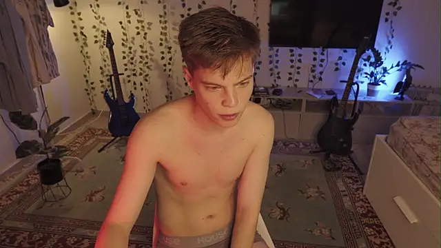 Snapshot of RusBradPitt chatting on September 2025 11:04:01 AM RusBradPitt online show from September 2025 11:04:01 AM