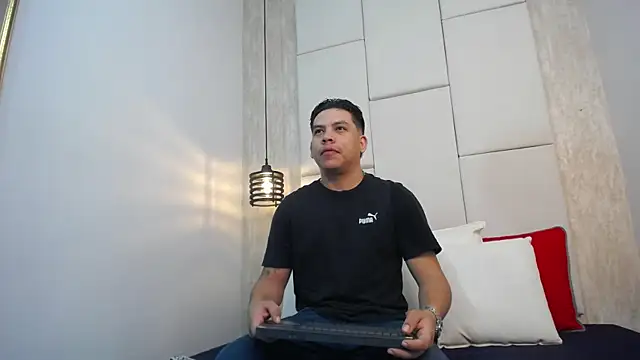 Dominic Taylor  online show from September 2025 11:33:02 AM