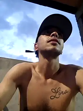 Santi2323xxX online show from February 2026 11:30:02 PM