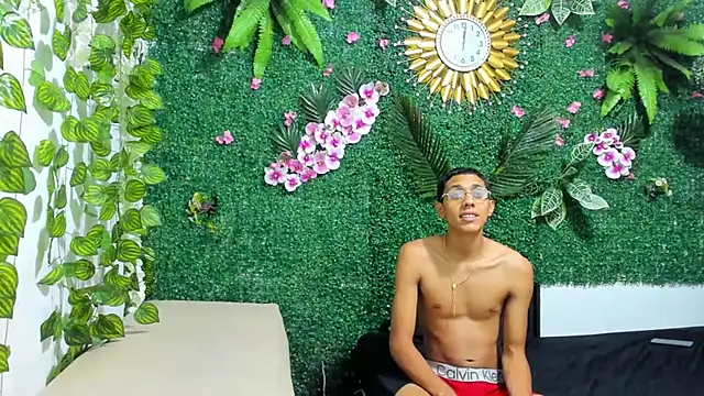 MielAndLeo online show from September 2025 05:20:01 AM