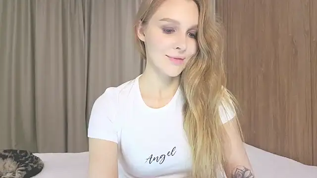 Brigitte Bardot online show from September 2025 06:37:02 AM