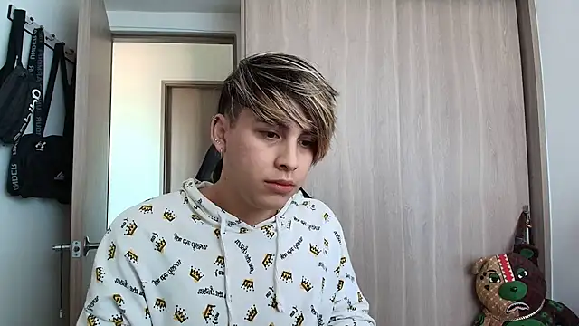 Snapshot of brunothompson3 chatting on September 2025 08:10:01 PM brunothompson3 online show from September 2025 08:10:01 PM