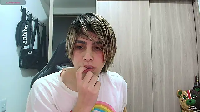 Snapshot of brunothompson3 chatting on October 2025 10:14:01 AM brunothompson3 online show from October 2025 10:14:01 AM