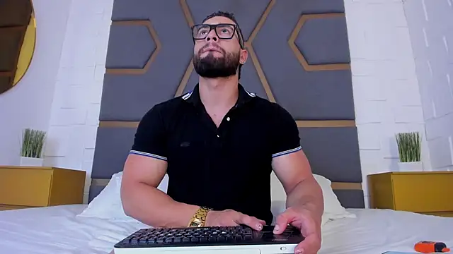 Snapshot of massimofiore_ chatting on September 2025 03:33:02 AM massimofiore online show from September 2025 03:33:02 AM