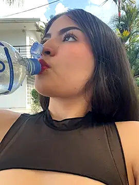 Snapshot of Gaby-Herrera chatting on October 2025 08:18:02 PM Gaby-Herrera online show from October 2025 08:18:02 PM