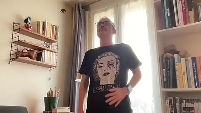 Snapshot of Milkywaymen chatting on October 2025 12:17:01 PM Milkywaymen online show from October 2025 12:17:01 PM