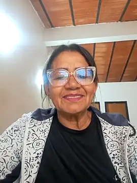 Snapshot of Vickysweeeettt chatting on April 2026 10:01:02 PM Vickysweeeettt online show from April 2026 10:01:02 PM
