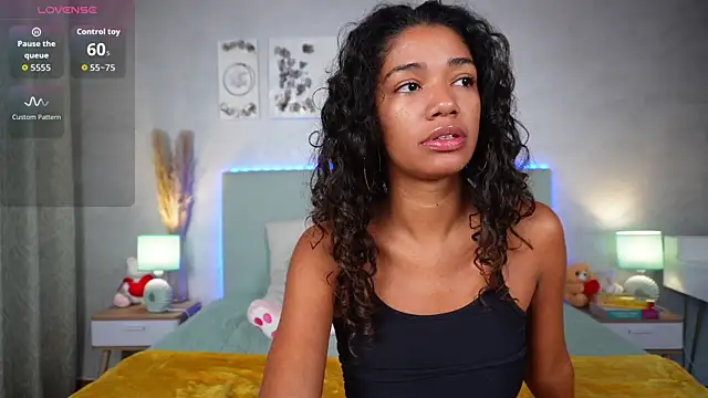 Snapshot of LibertyLust chatting on October 2025 08:43:01 AM LibertyLust online show from October 2025 08:43:01 AM