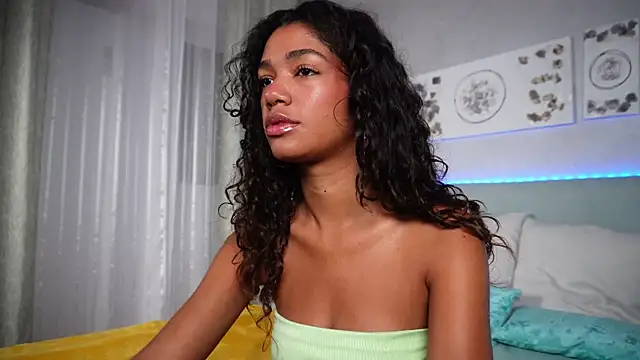 Snapshot of LibertyLust chatting on October 2025 07:07:02 AM LibertyLust online show from October 2025 07:07:02 AM