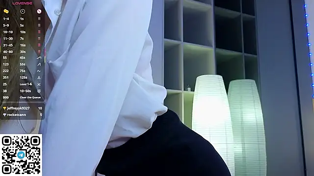 Quinavelle online show from February 2026 07:51:01 AM