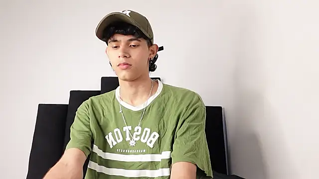 Snapshot of alexmark_ chatting on September 2025 04:51:02 PM alexmark online show from September 2025 04:51:02 PM