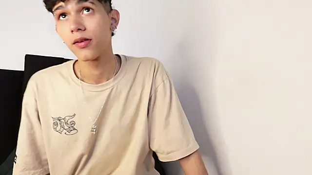 Snapshot of alexmark_ chatting on October 2025 07:42:02 PM alexmark online show from October 2025 07:42:02 PM