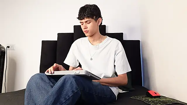 Snapshot of alexmark_ chatting on October 2025 05:26:02 PM alexmark online show from October 2025 05:26:02 PM