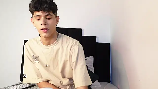 Snapshot of alexmark_ chatting on November 2025 07:25:02 PM alexmark online show from November 2025 07:25:02 PM