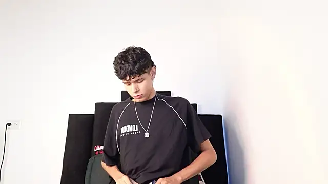 Snapshot of alexmark_ chatting on November 2025 01:43:01 PM alexmark online show from November 2025 01:43:01 PM