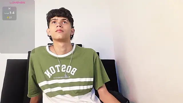 Snapshot of alexmark_ chatting on November 2025 07:48:02 PM alexmark online show from November 2025 07:48:02 PM