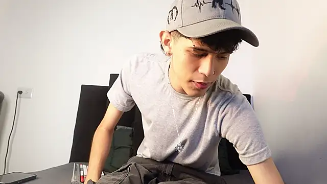 Snapshot of alexmark_ chatting on November 2025 01:36:02 PM alexmark online show from November 2025 01:36:02 PM