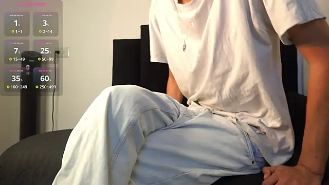 Snapshot of alexmark_ chatting on December 2025 01:38:01 PM alexmark online show from December 2025 01:38:01 PM