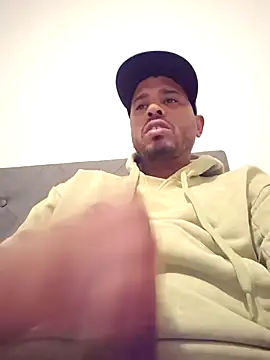 Snapshot of Danypeluche chatting on November 2025 08:30:01 PM Danypeluche online show from November 2025 08:30:01 PM