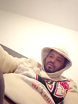 Snapshot of Danypeluche chatting on November 2025 12:09:02 PM Danypeluche online show from November 2025 12:09:02 PM