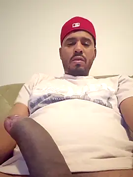 Snapshot of Danypeluche chatting on December 2025 04:54:01 AM Danypeluche online show from December 2025 04:54:01 AM