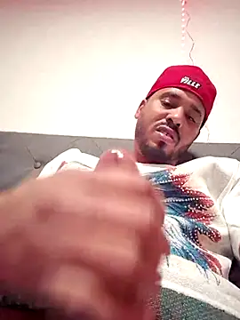 Snapshot of Danypeluche chatting on December 2025 03:57:01 AM Danypeluche online show from December 2025 03:57:01 AM