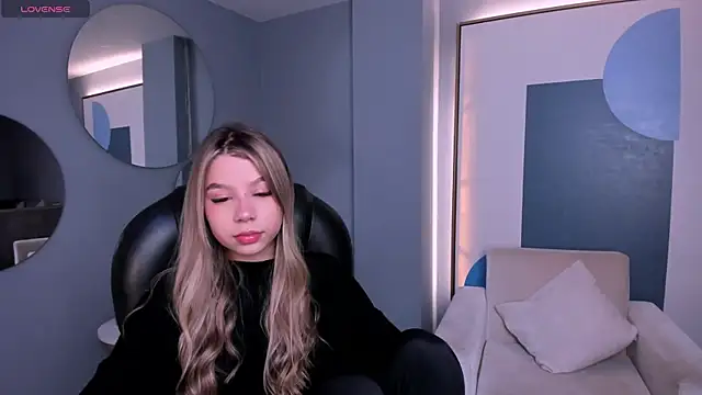 TiffannySins online show from May 2026 03:25:02 AM