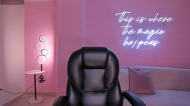 TiffannySins online show from May 2026 04:30:01 AM