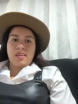 Leonis 0 online show from October 2025 02:47:02 AM