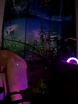 Snapshot of welcome-to-the-jungle chatting on February 2026 06:13:01 PM welcome-to-the-jungle online show from February 2026 06:13:01 PM