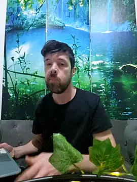 Snapshot of welcome-to-the-jungle chatting on February 2026 09:33:02 PM welcome-to-the-jungle online show from February 2026 09:33:02 PM